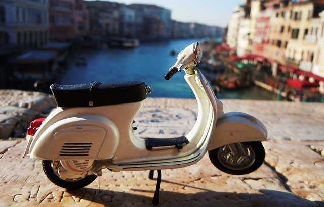 The History of Vintage Italian Scooters